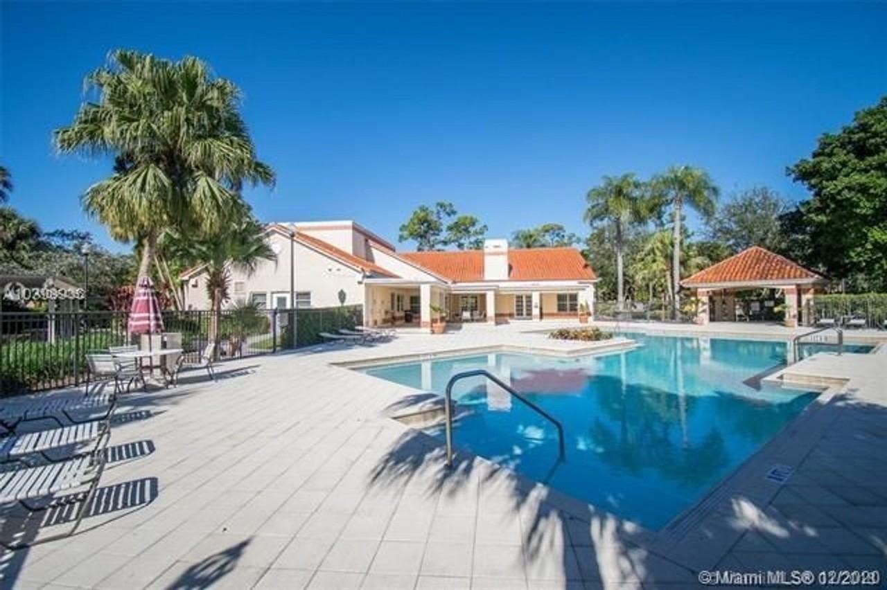 3340 Pinewalk Dr N - Photo 6 of 13