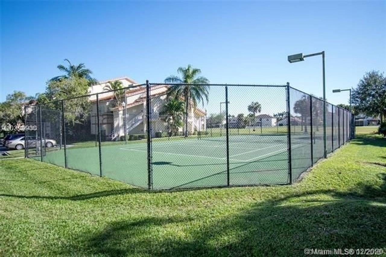 3340 Pinewalk Dr N - Photo 7 of 13