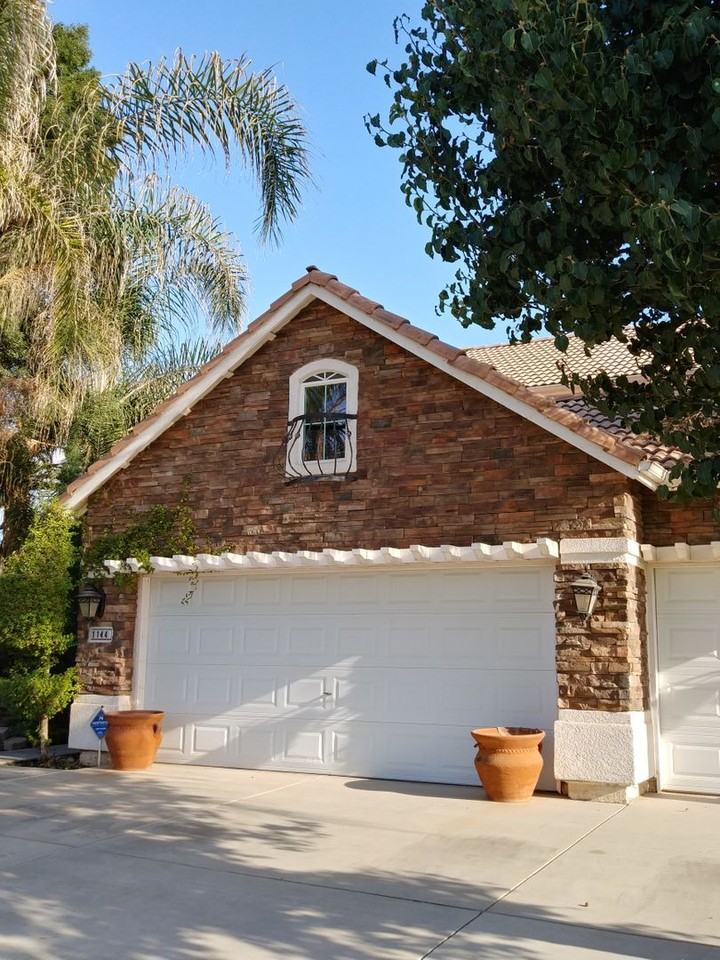 1144 W Windsor Ct - Photo 2 of 16