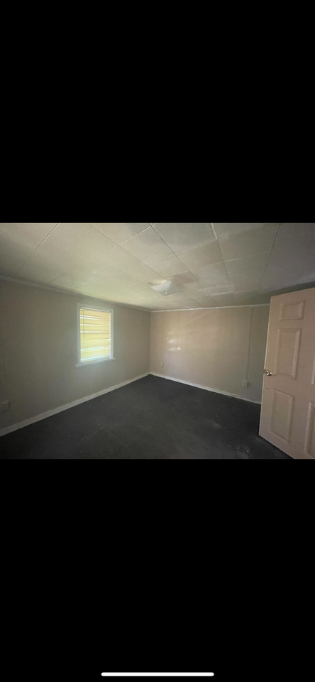 4228 Carroll Ave - Photo 5 of 19