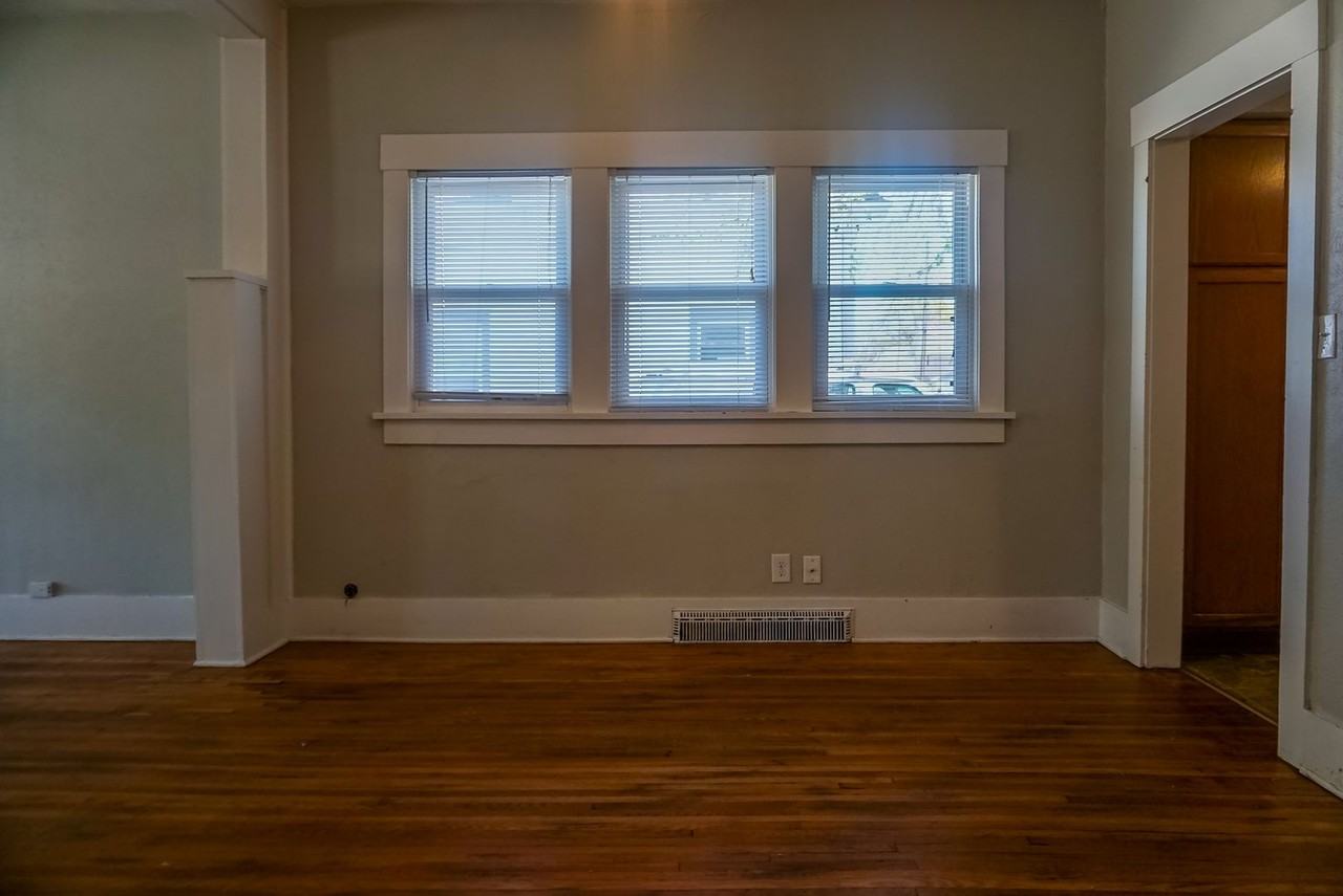 3045 Vine St - Photo 3 of 17