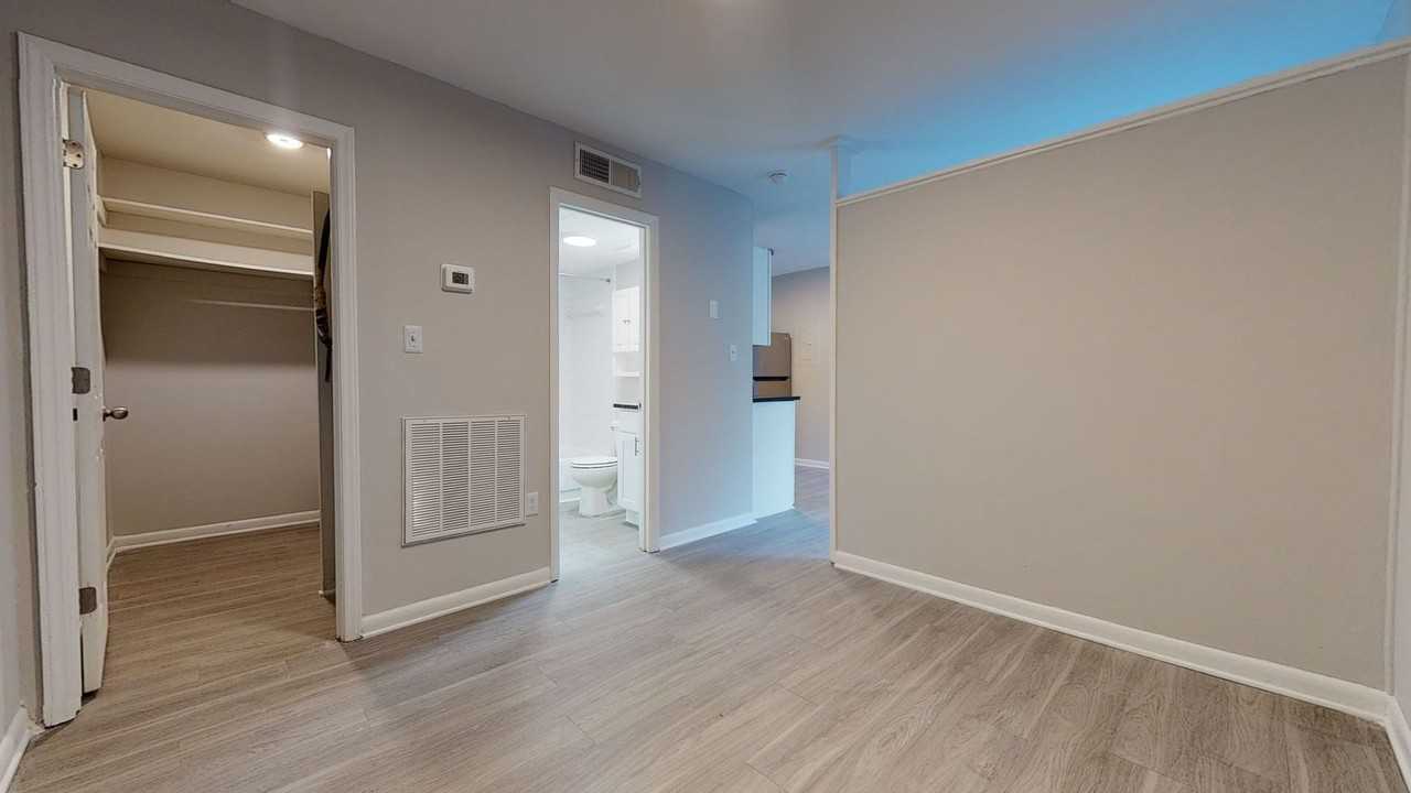 Newly Renovated Greenway Community - Photo 7 of 30