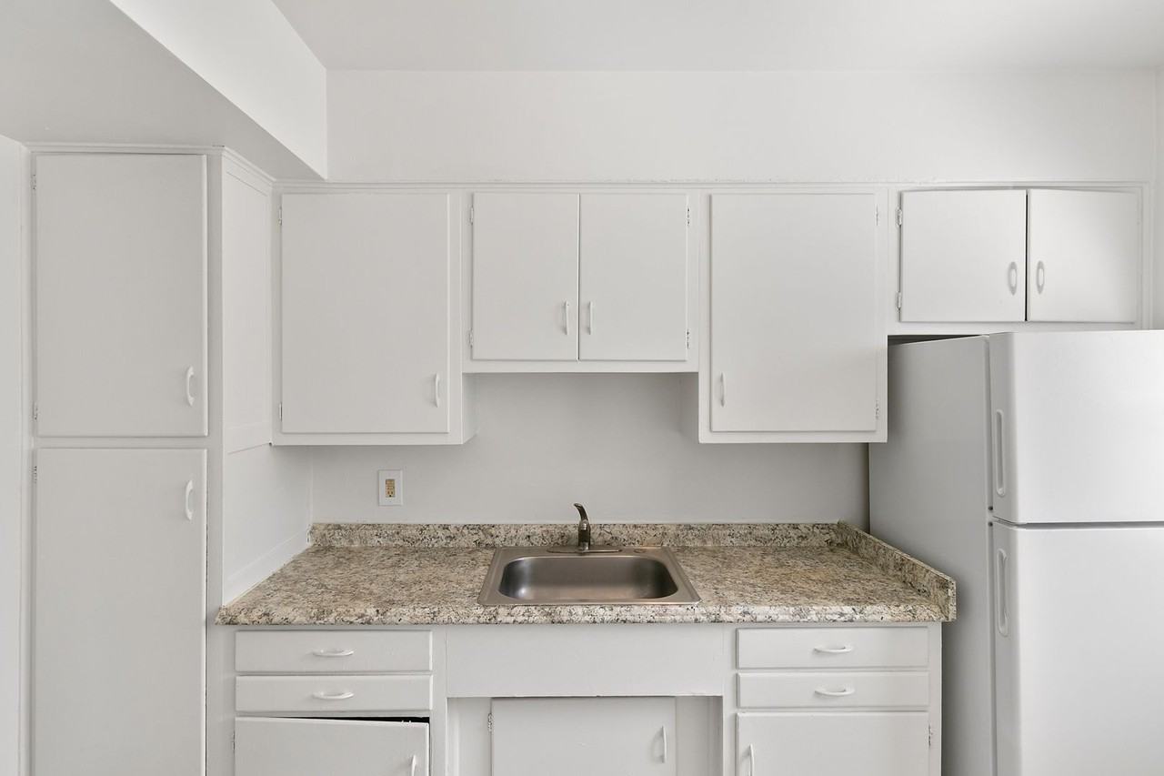 Pointe Garden Apartments (Pointe Garden Holdings, LLC) - Photo 4 of 15