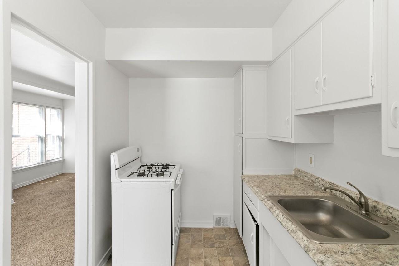 Pointe Garden Apartments (Pointe Garden Holdings, LLC) - Photo 6 of 15