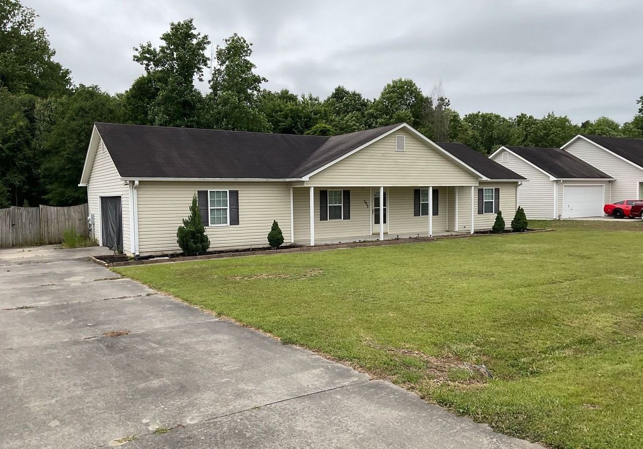303 Rolling Meadow Ct - Photo 2 of 7