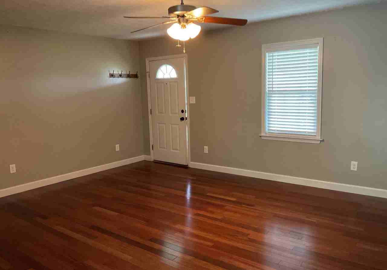 303 Rolling Meadow Ct - Photo 3 of 7