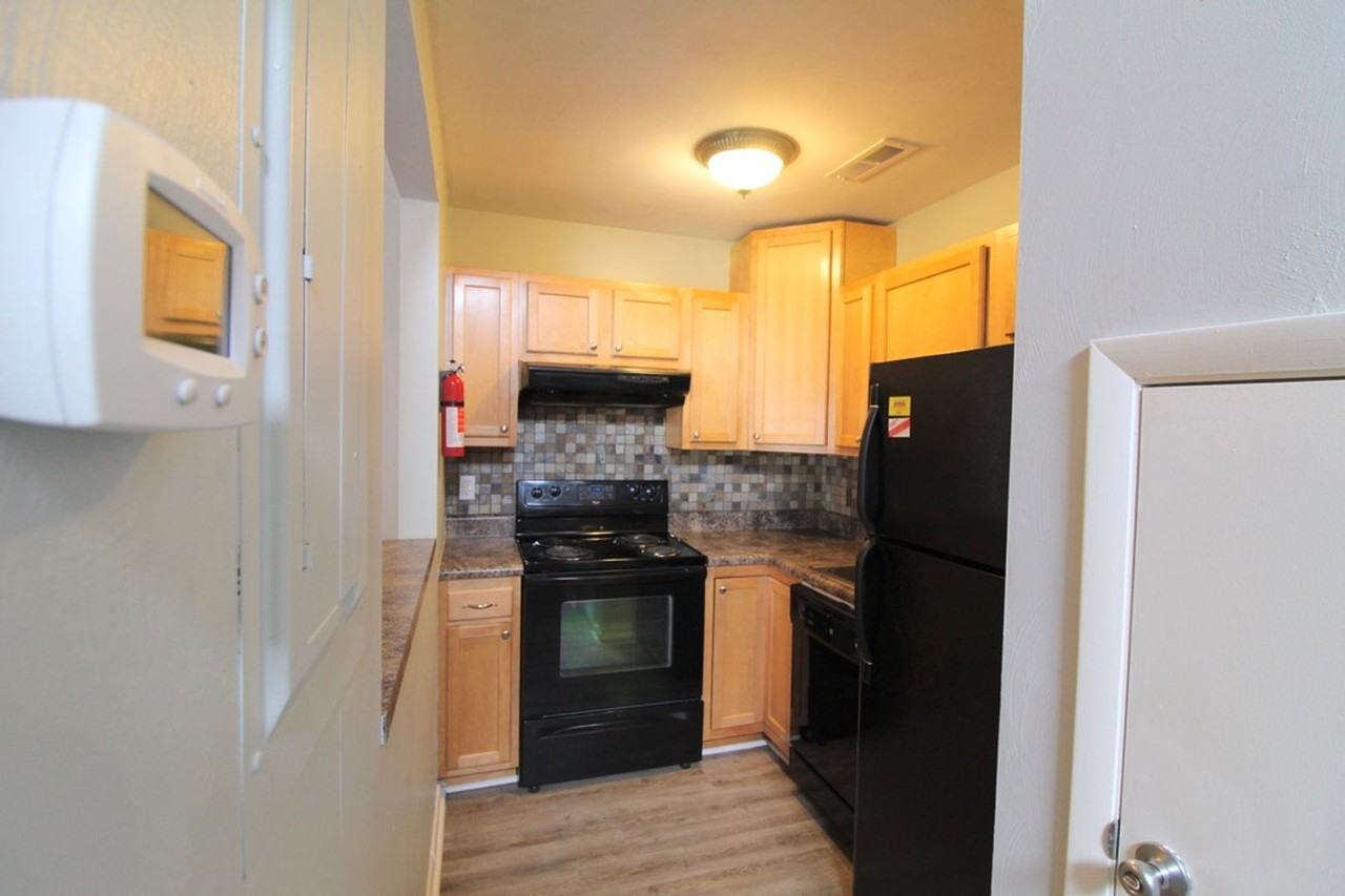 1462 Bradley Drive - Photo 3 of 31