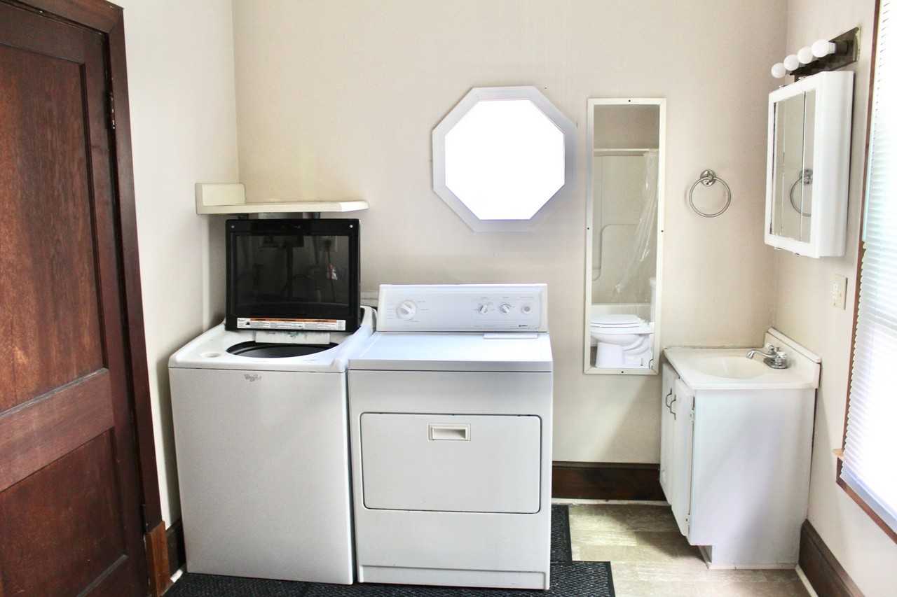 350 E Elizabeth St - Photo 5 of 10
