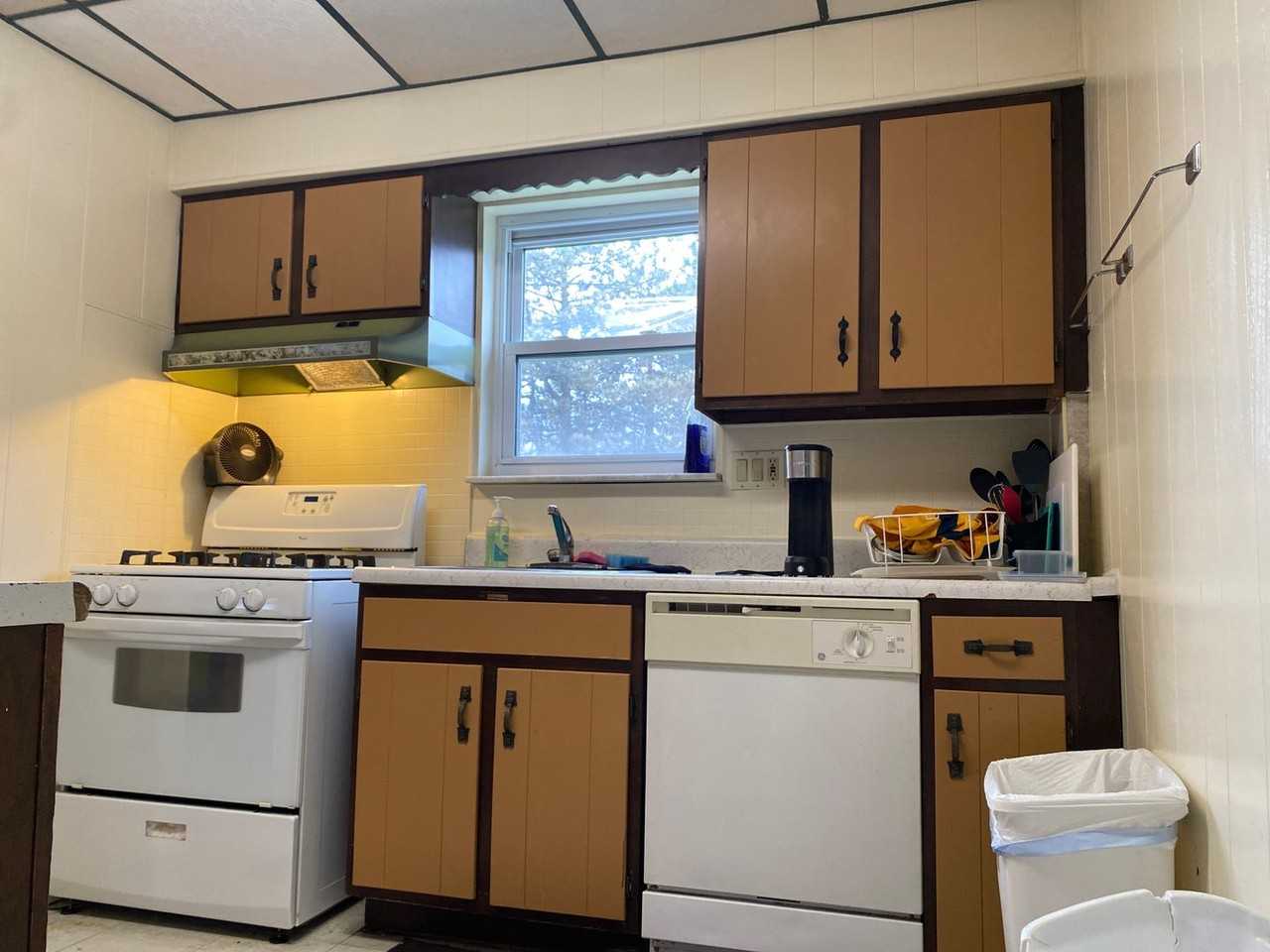 300 Belmar Ave - Photo 4 of 19