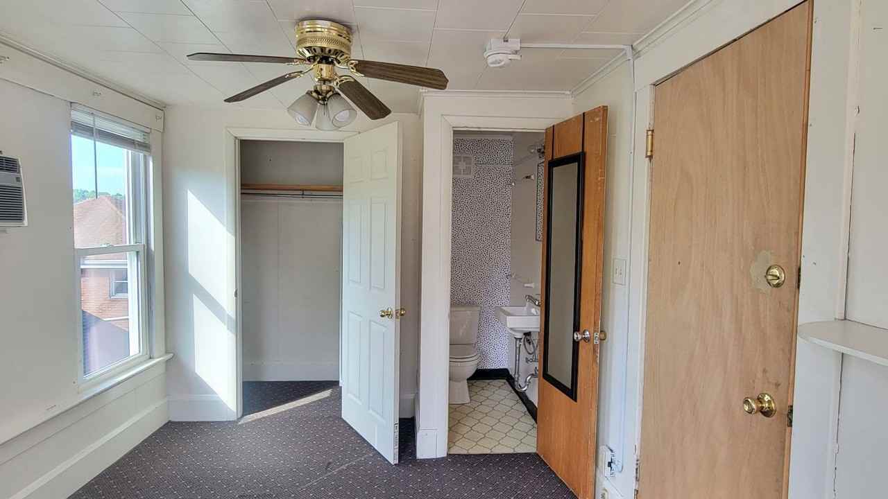 338 Fife St - Photo 4 of 10