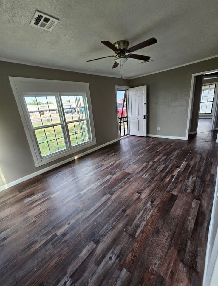 2220 S Air Depot Blvd - Photo 6 of 11