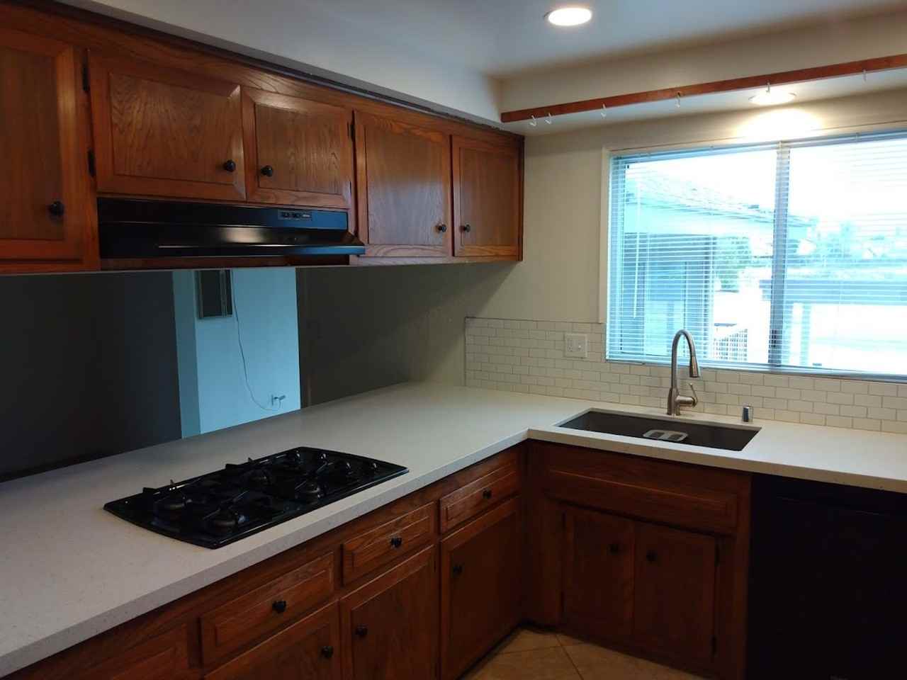 1450 Mariposa Dr - Photo 3 of 15
