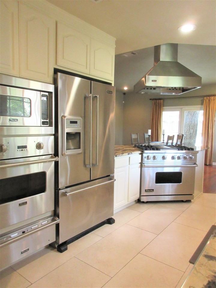 1702 Newning Ave - Photo 7 of 32