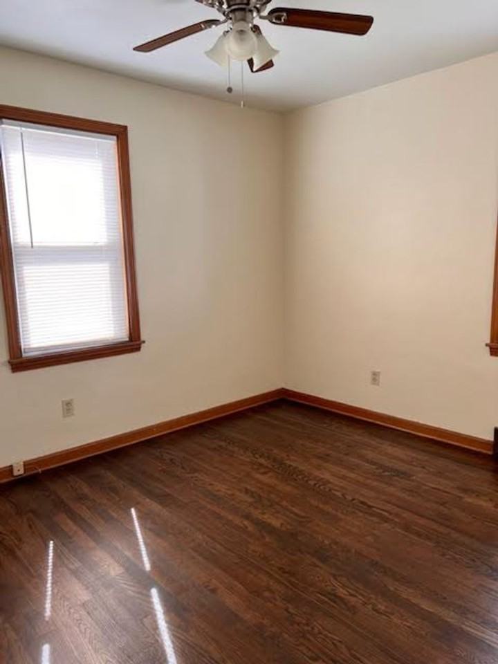 864 Gary Avenue Southeast - Photo 7 of 17