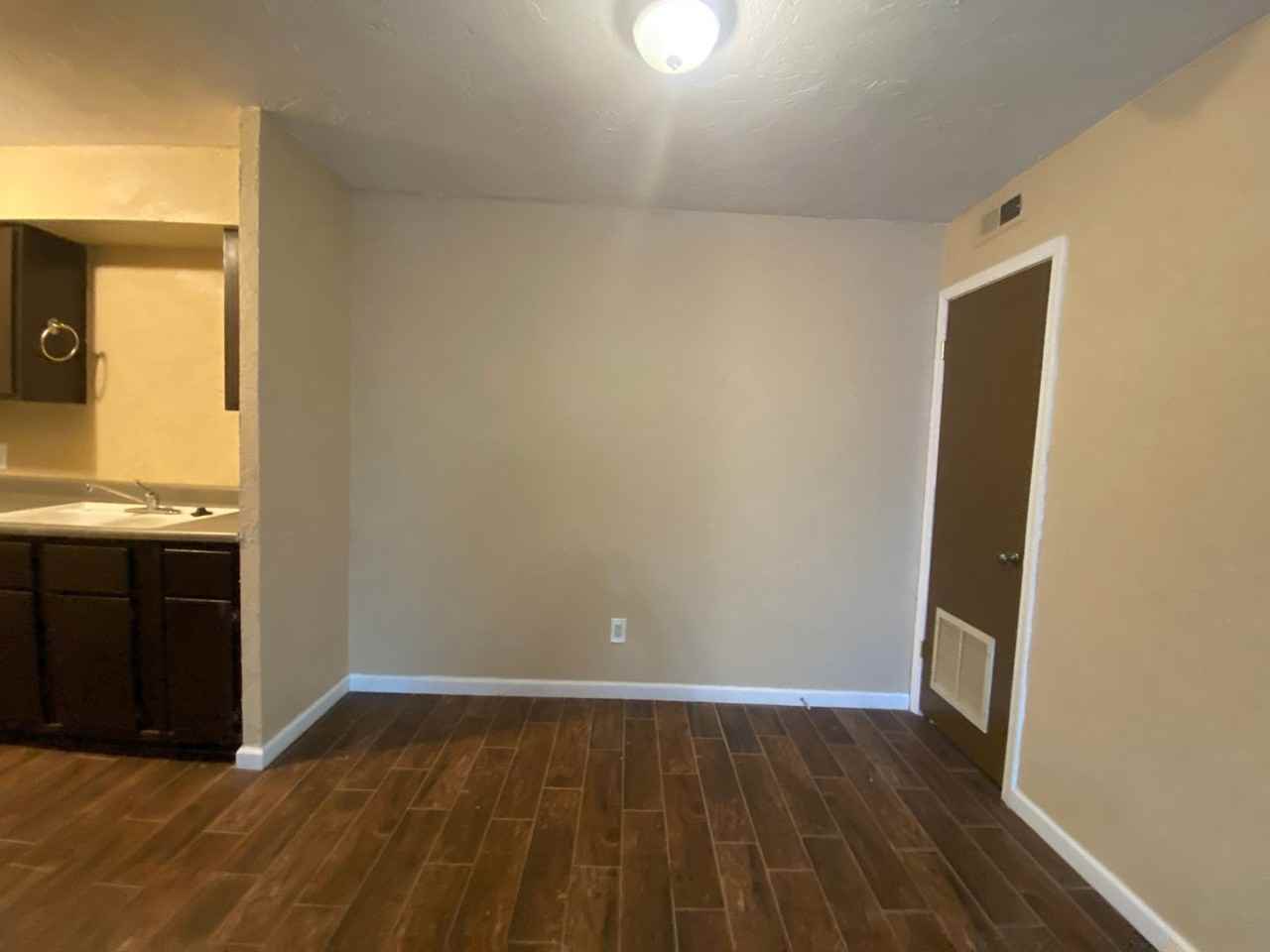 6024 Nw Expressway #C - Photo 5 of 18