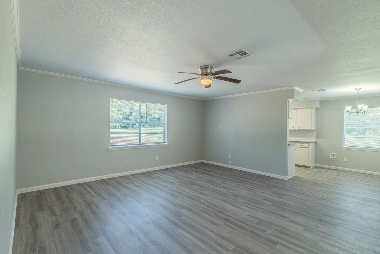 9407 Irby Street - Photo 4 of 17