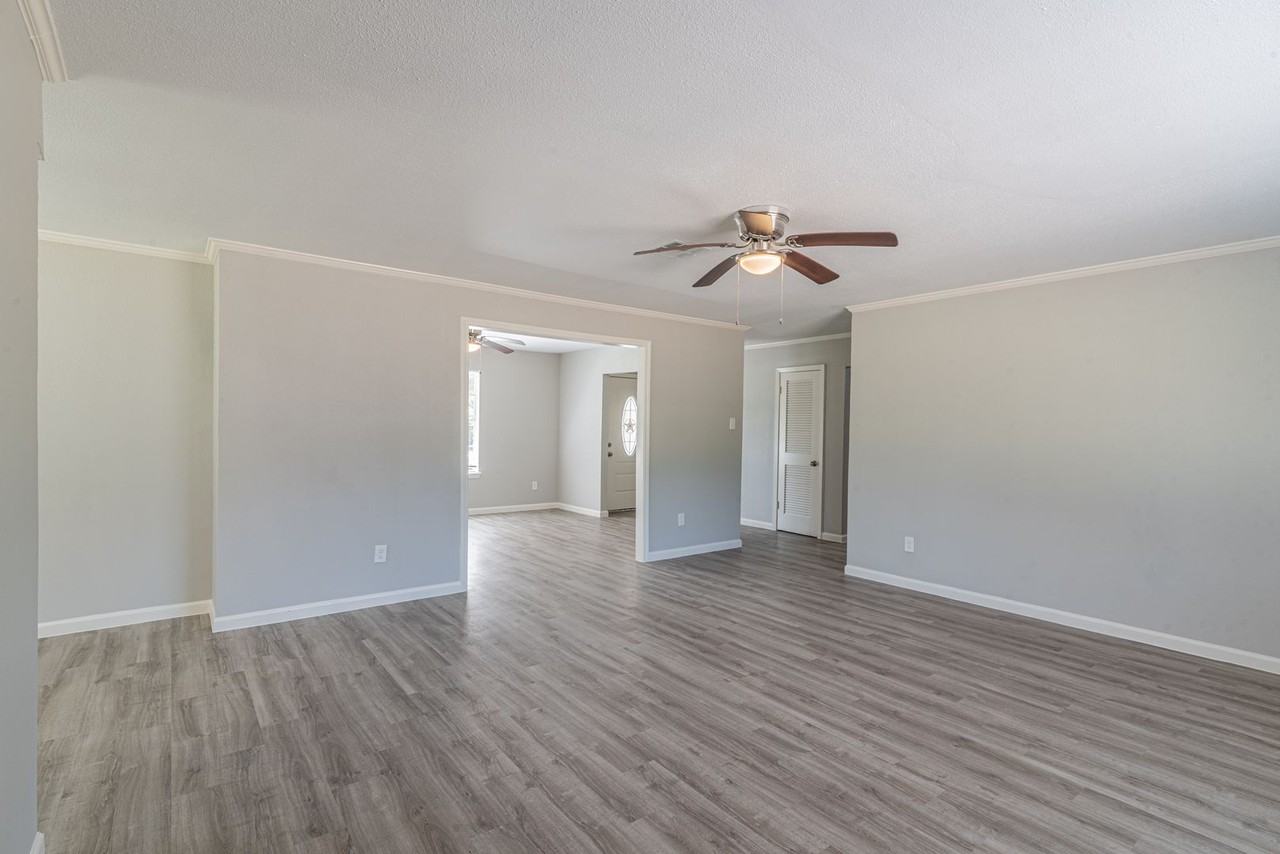 9407 Irby Street - Photo 5 of 17