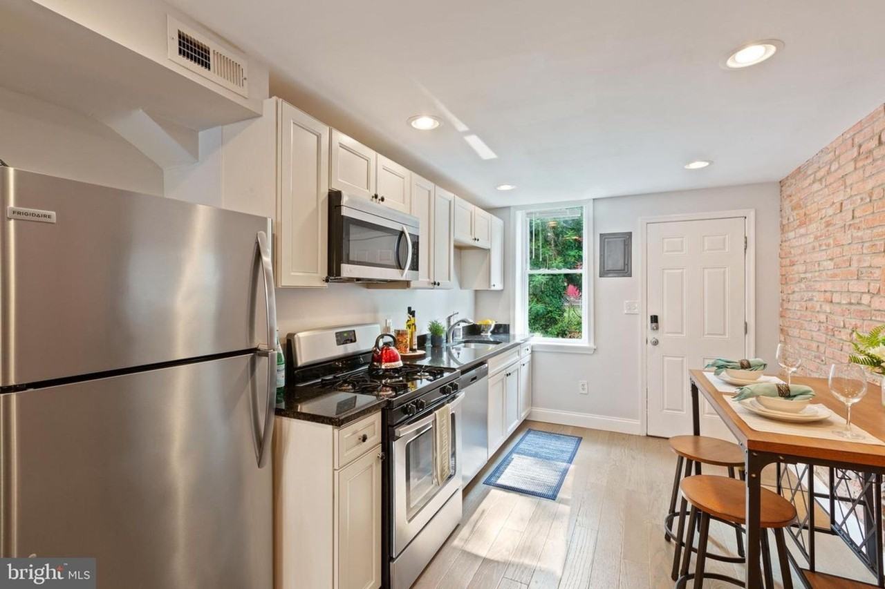 1708 Latrobe St - Photo 3 of 37