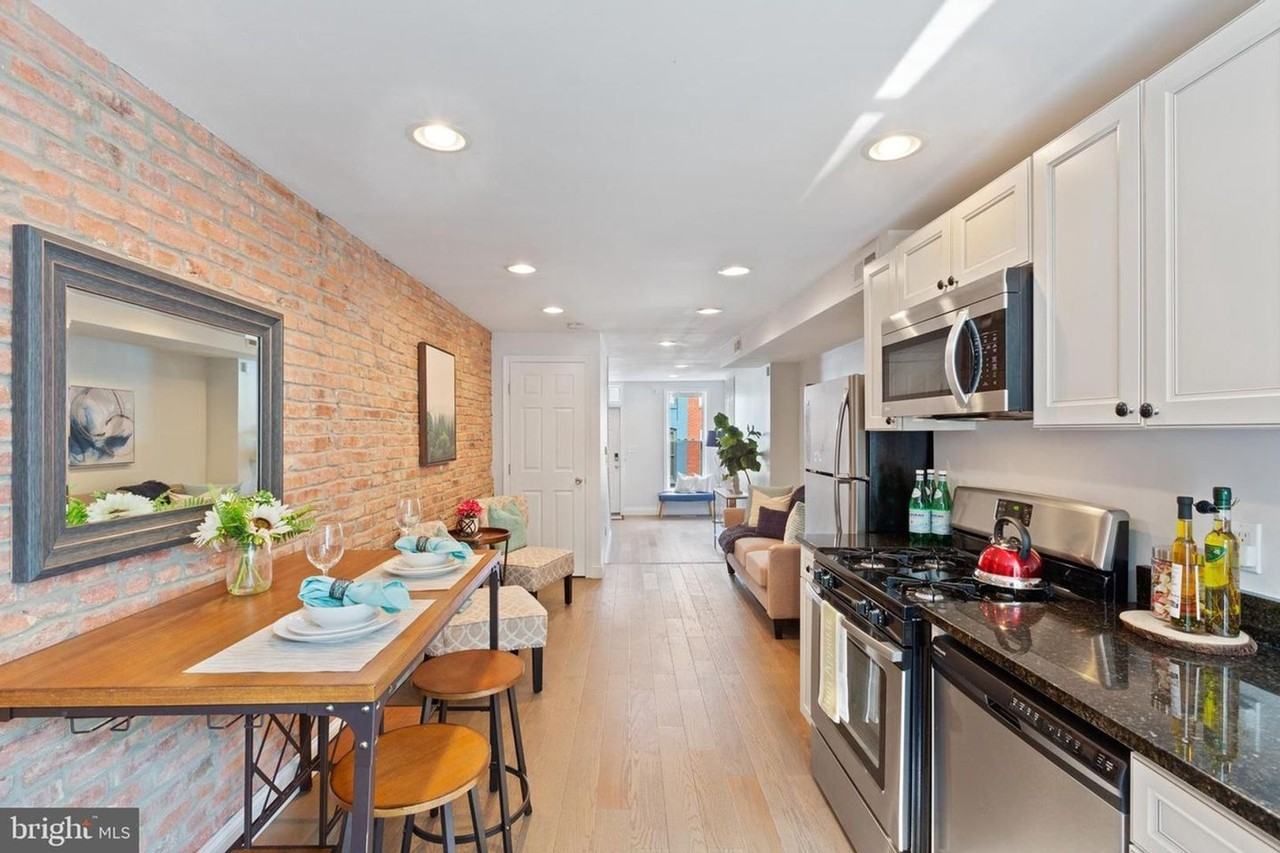 1708 Latrobe St - Photo 6 of 37