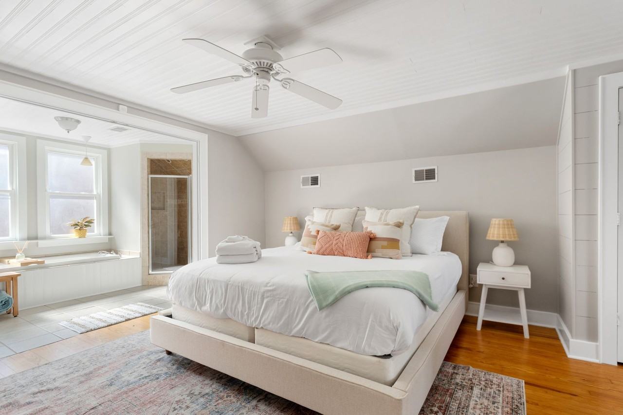 152 Grove St - Photo 3 of 38