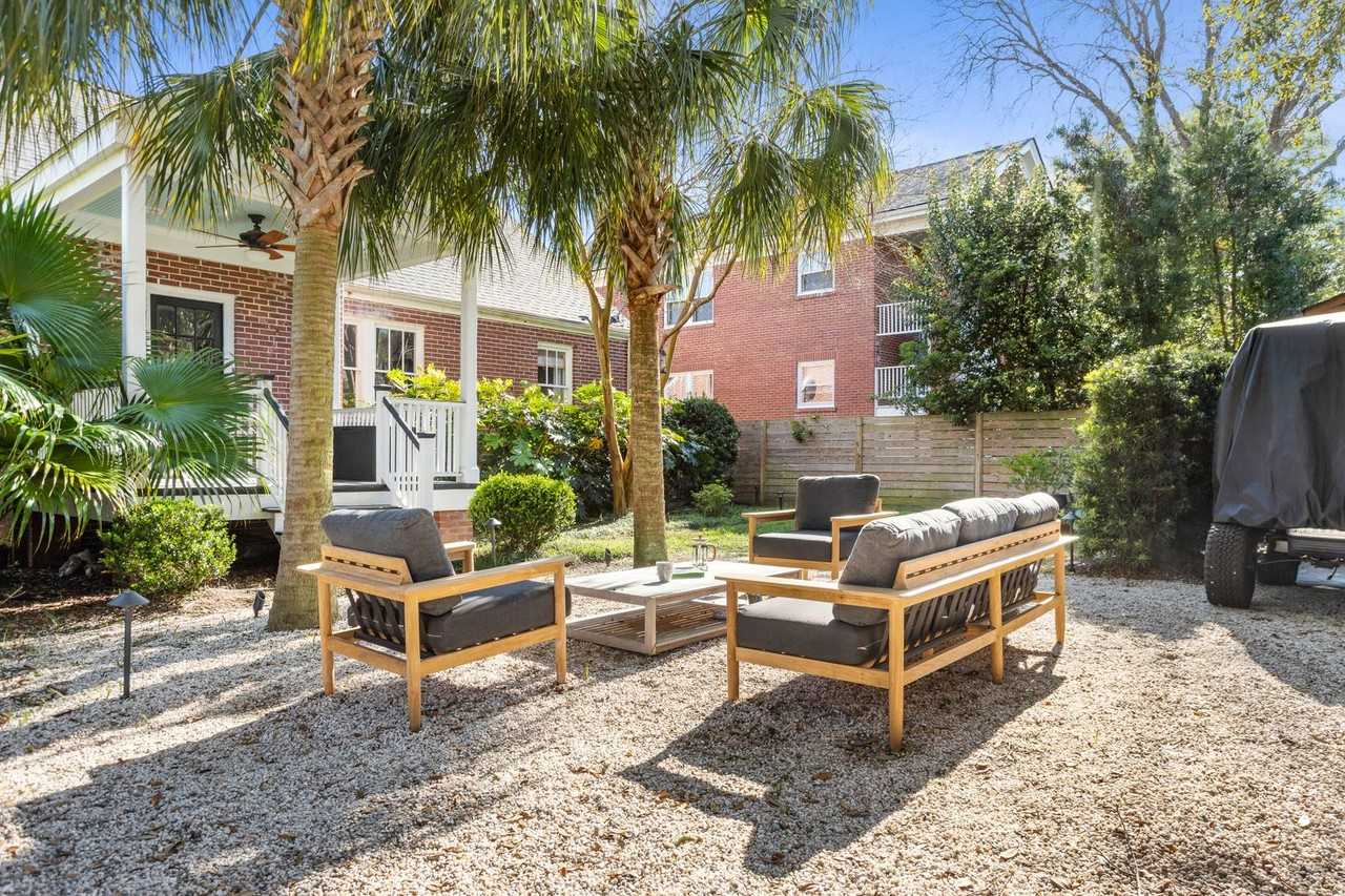 152 Grove St - Photo 4 of 38