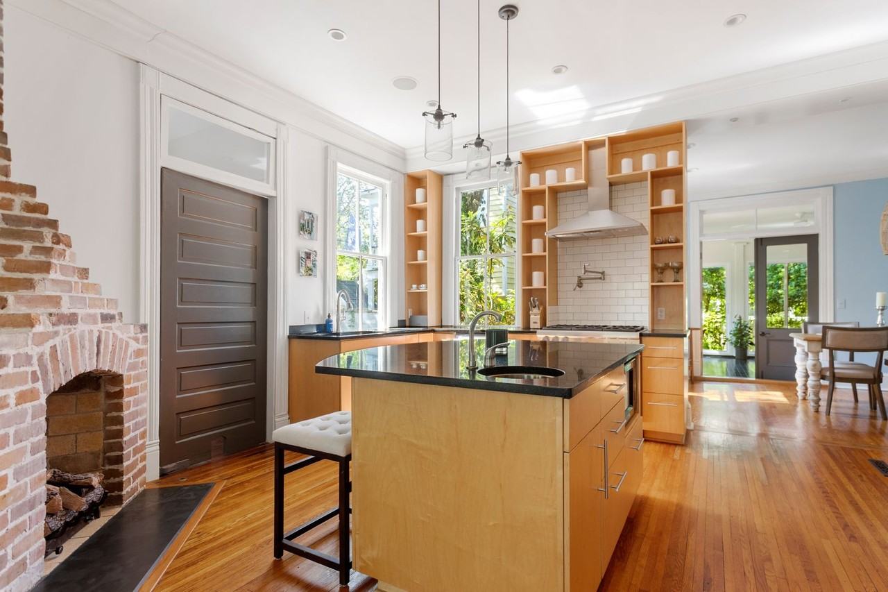 80 Vanderhorst St - Photo 2 of 35