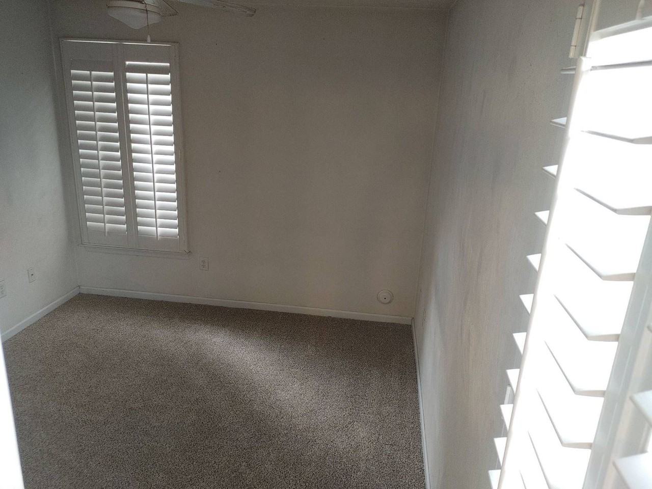 1517A Parks Ave - Photo 4 of 26