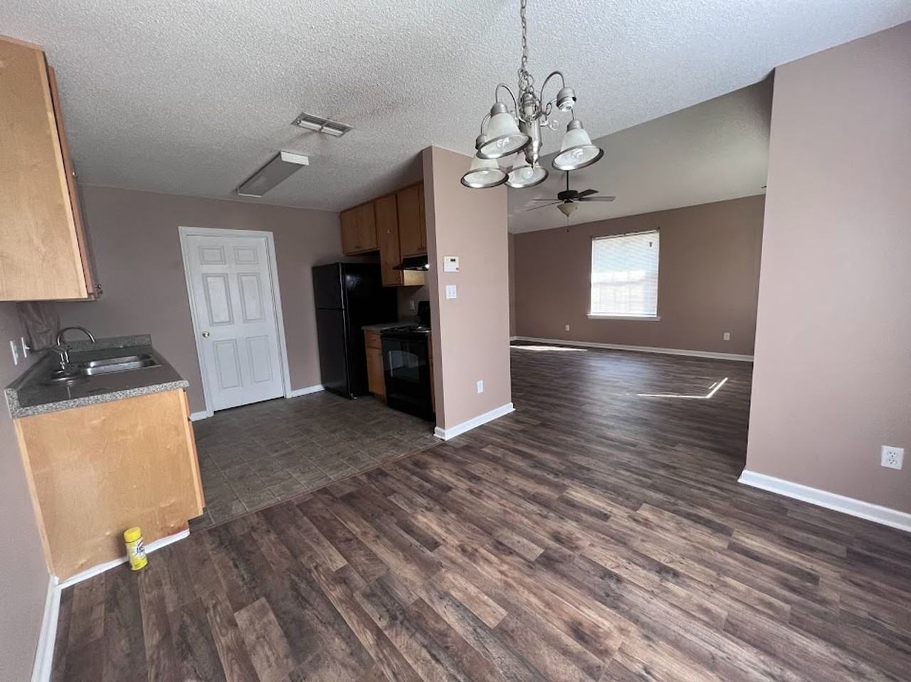 522 Palm Beach St - Photo 2 of 19