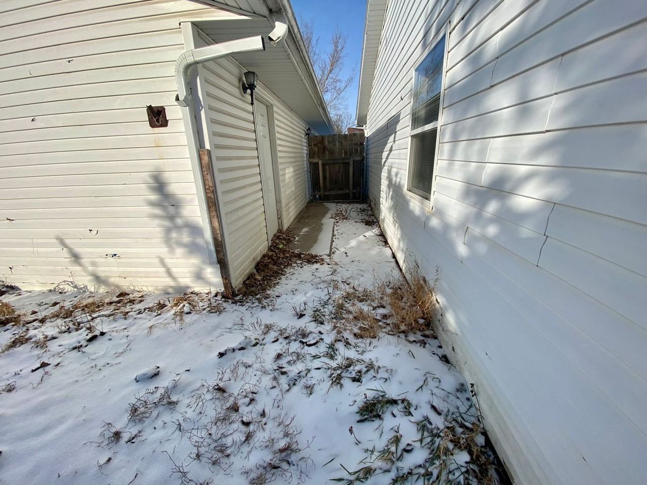 724 31st St N - Photo 3 of 9