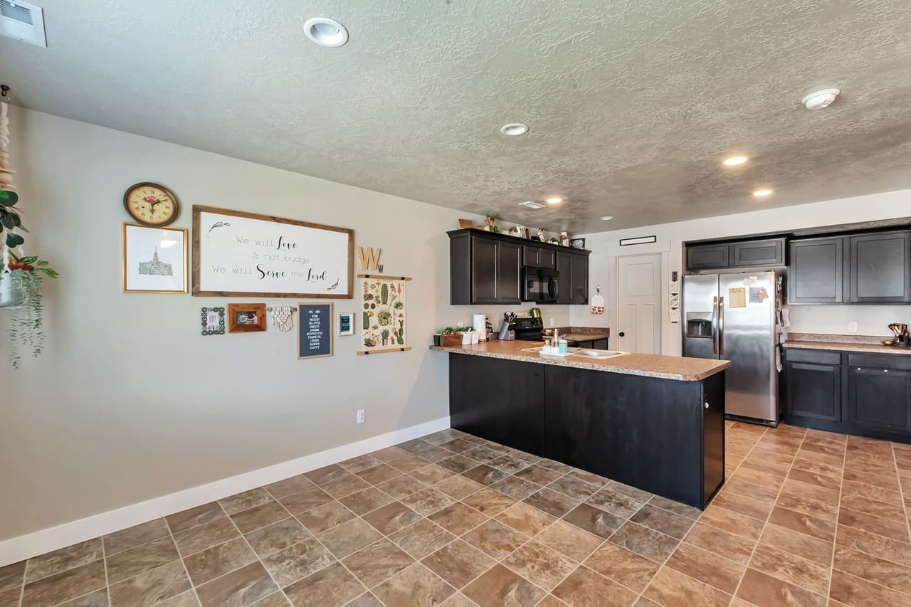 154 N 1325 W - Photo 5 of 15