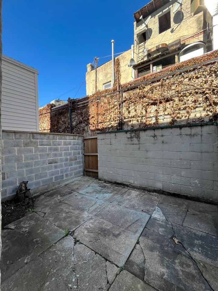 1825 Carlton St - Photo 6 of 23