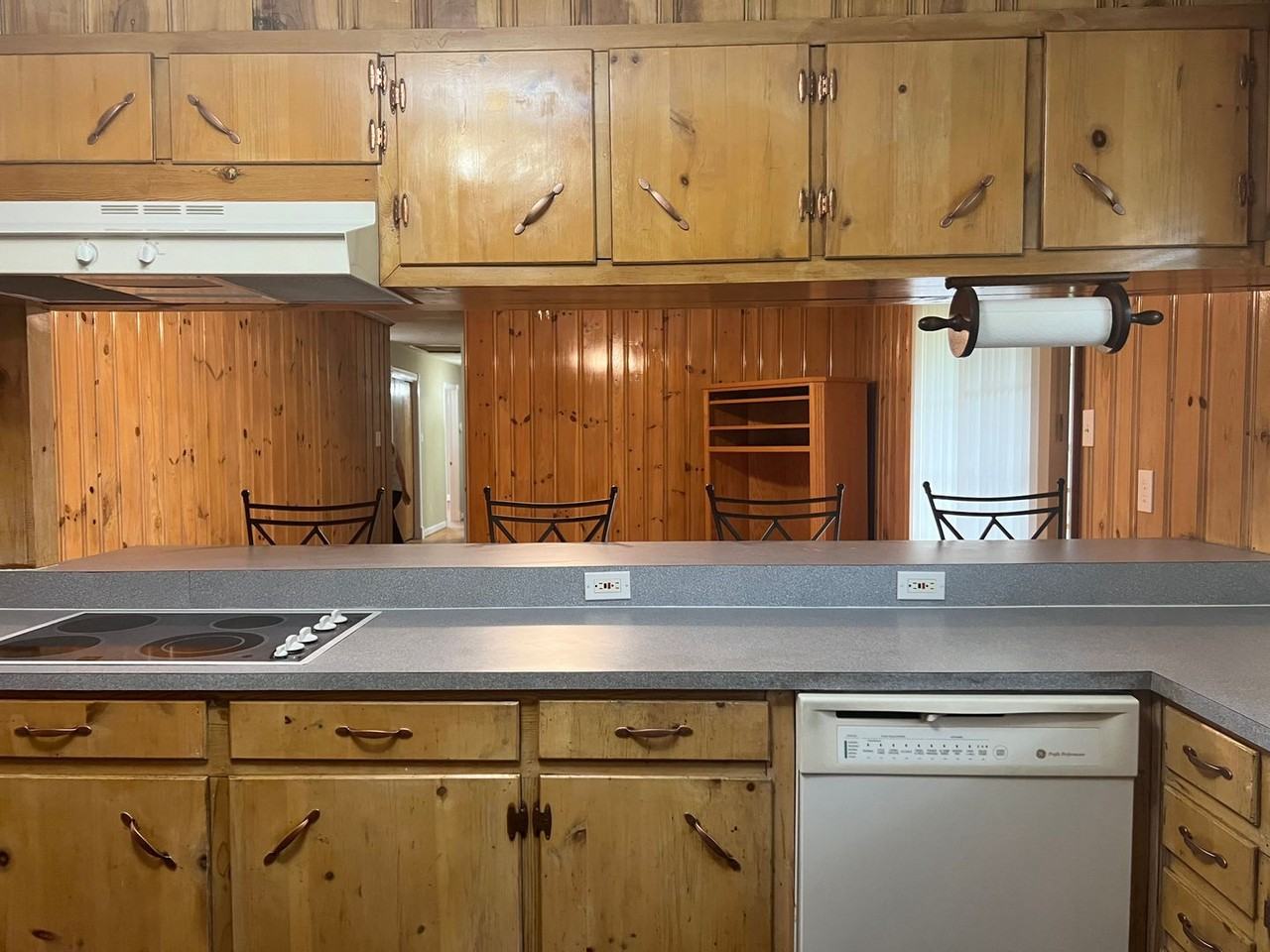 733 Pine St - Photo 5 of 34