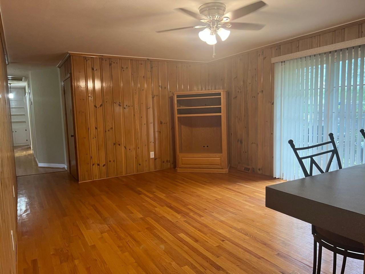 733 Pine St - Photo 7 of 34