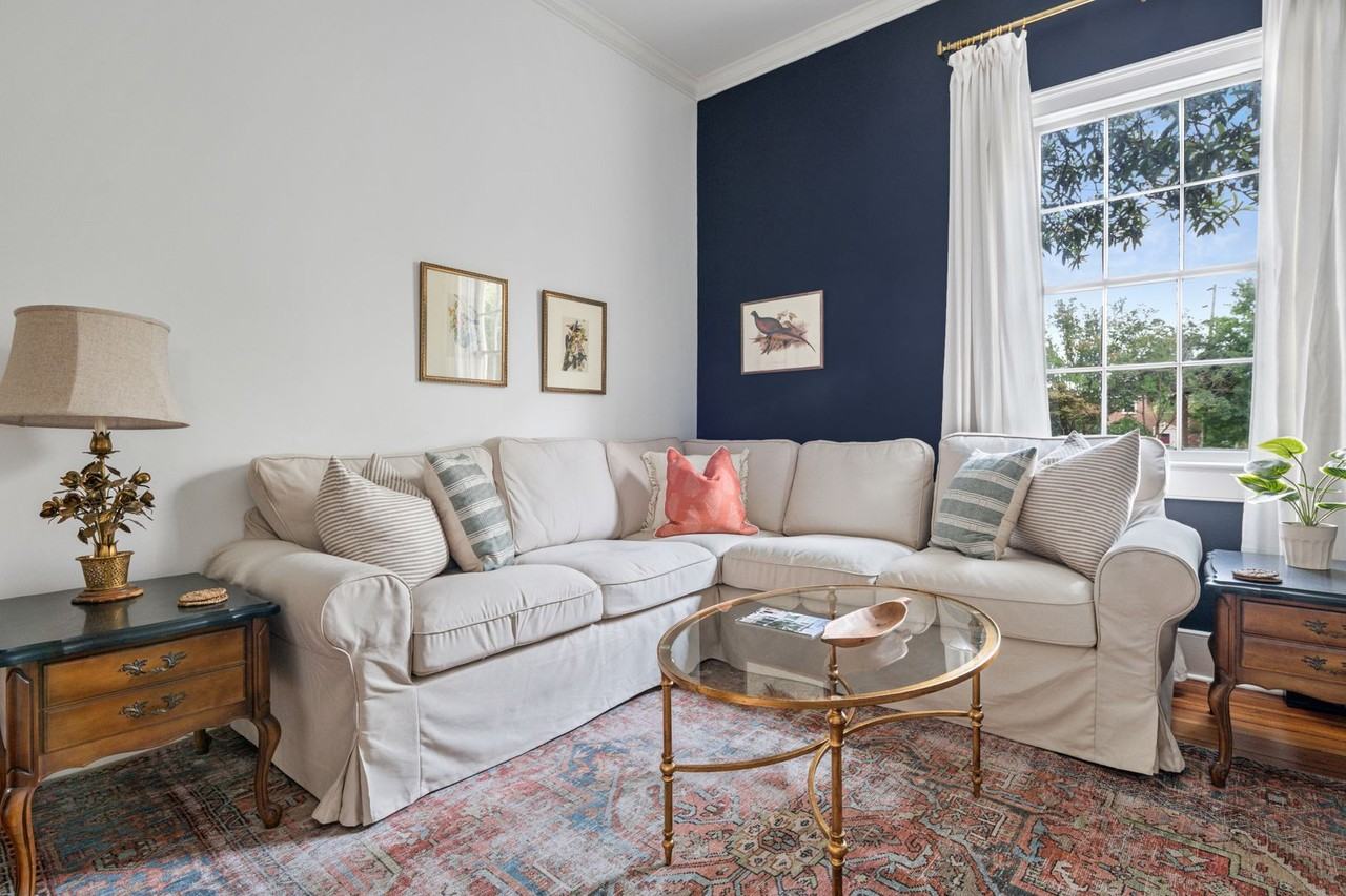 123 Queen St - Photo 7 of 50