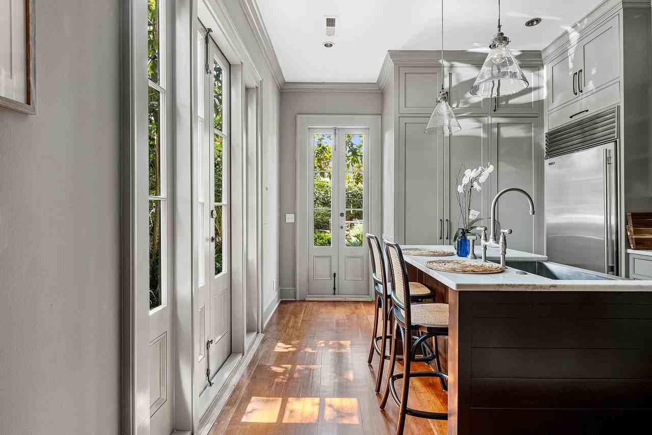 46 Wentworth St - Photo 2 of 30