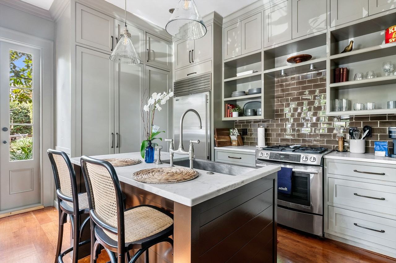 46 Wentworth St - Photo 5 of 30