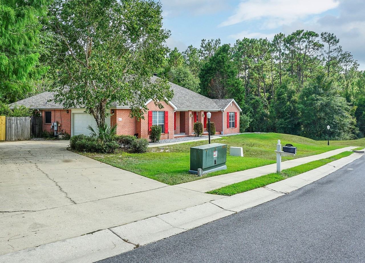 5897 Saratoga Dr - Photo 2 of 50