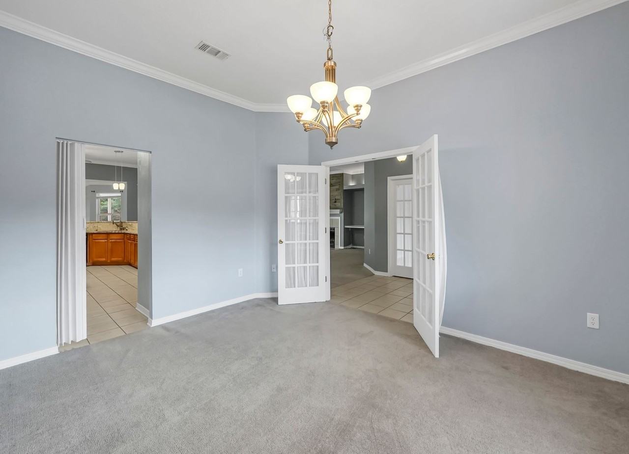 5897 Saratoga Dr - Photo 7 of 50