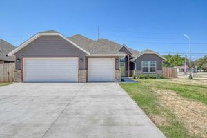 featured image of 600 Summit Point Ct