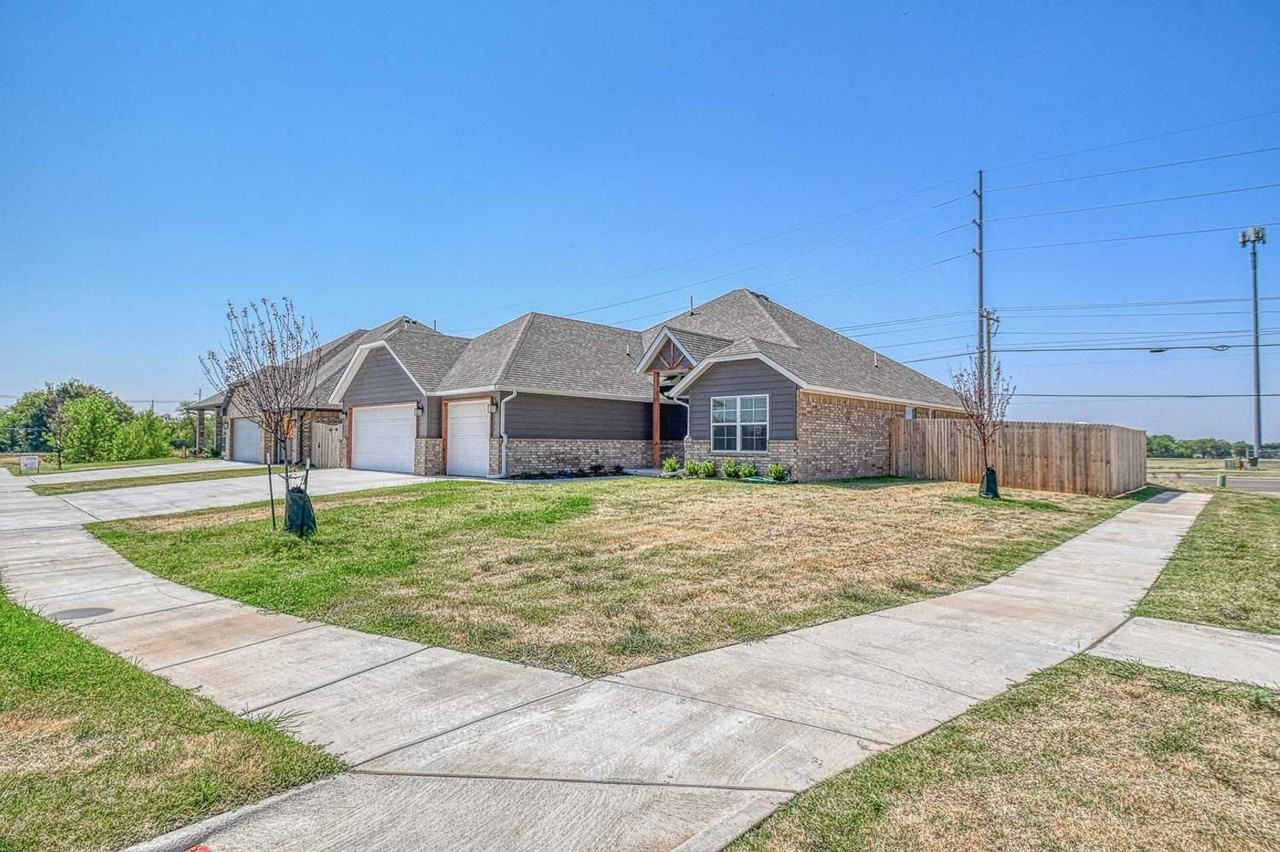 600 Summit Point Ct - Photo 3 of 42