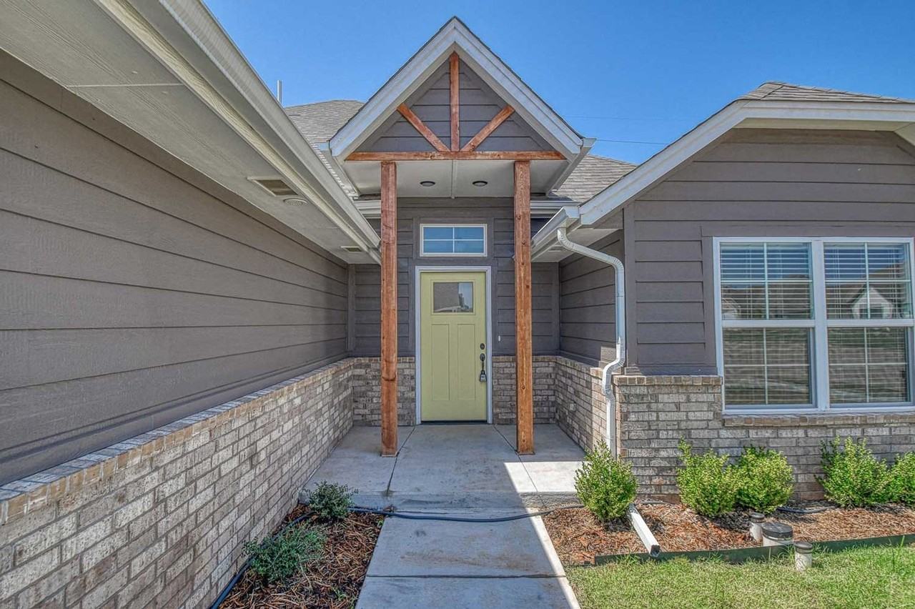 600 Summit Point Ct - Photo 4 of 42