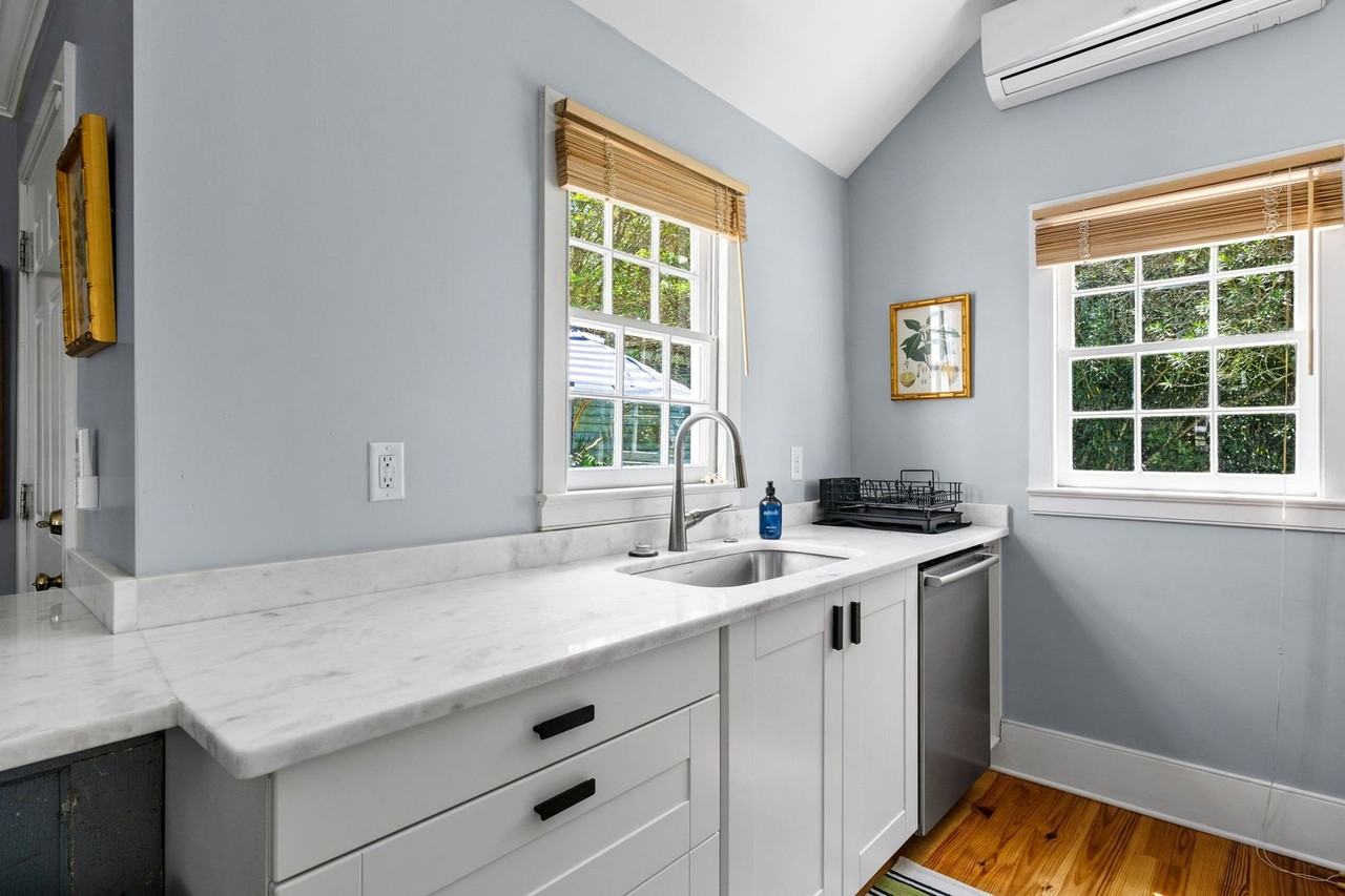 25 Sires St - Photo 7 of 29