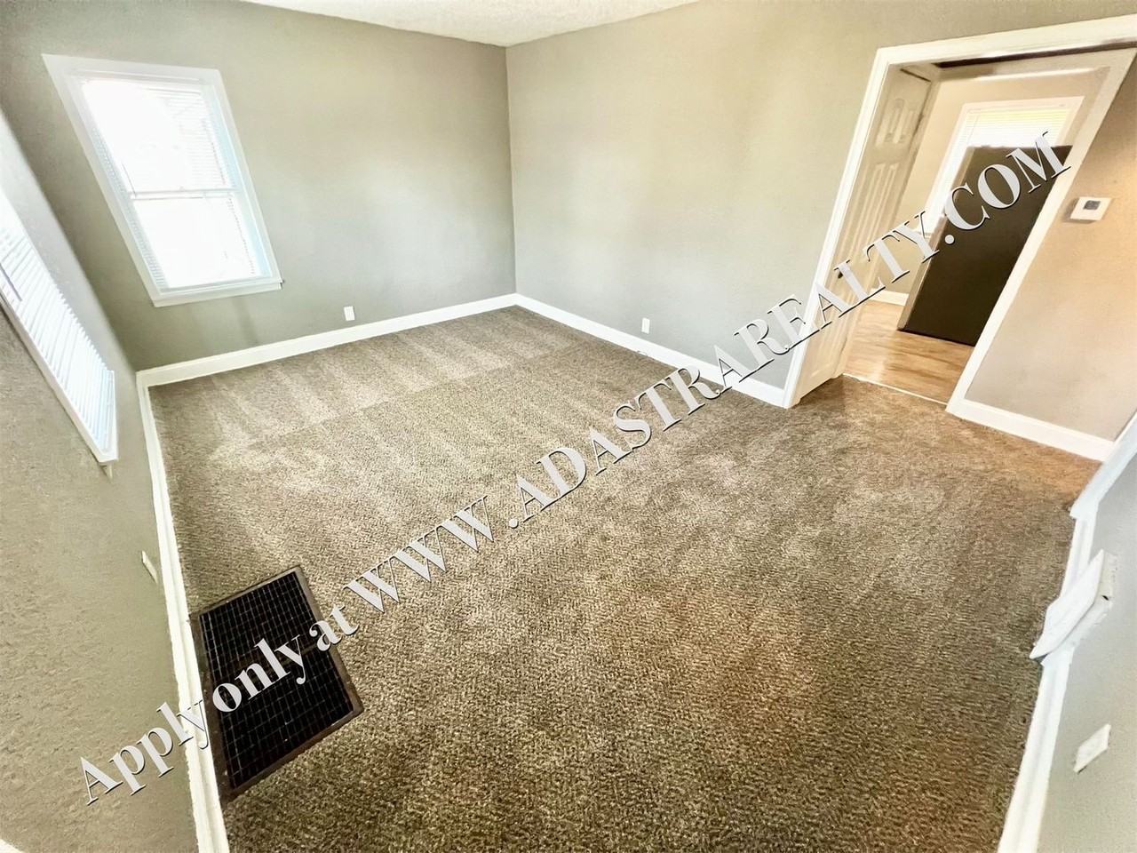 5919 Indiana Ave - Photo 3 of 18