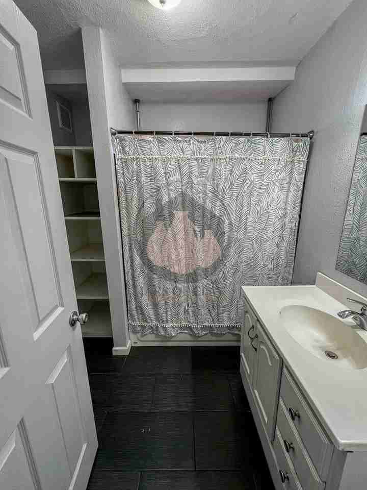 1192 16th St Se - Photo 4 of 10