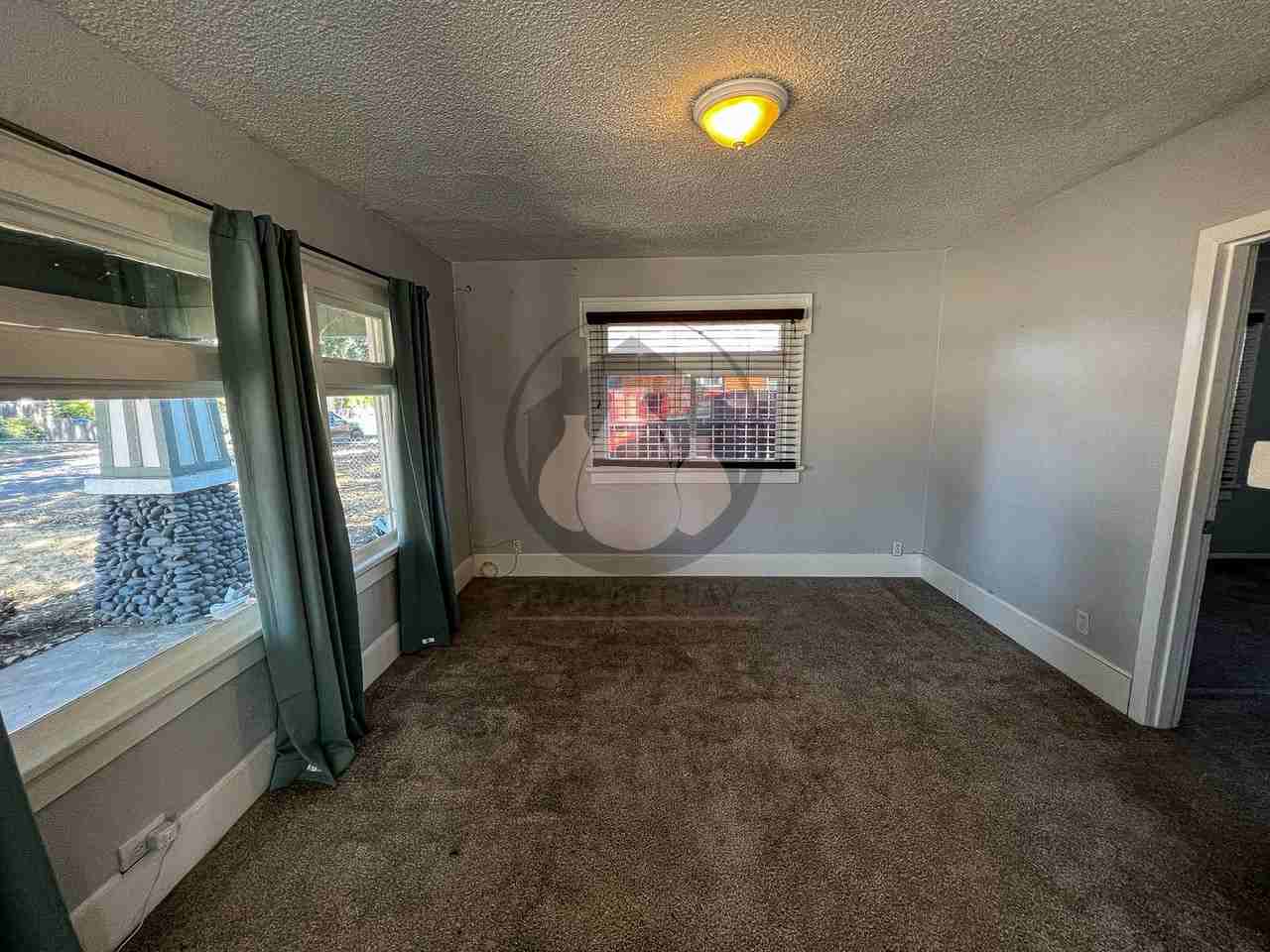 1192 16th St Se - Photo 7 of 10