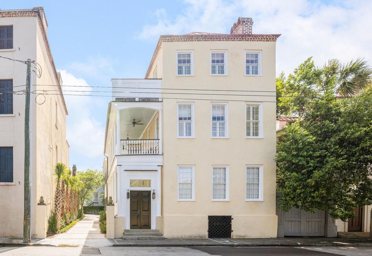 313 E Bay St - Photo 3 of 26