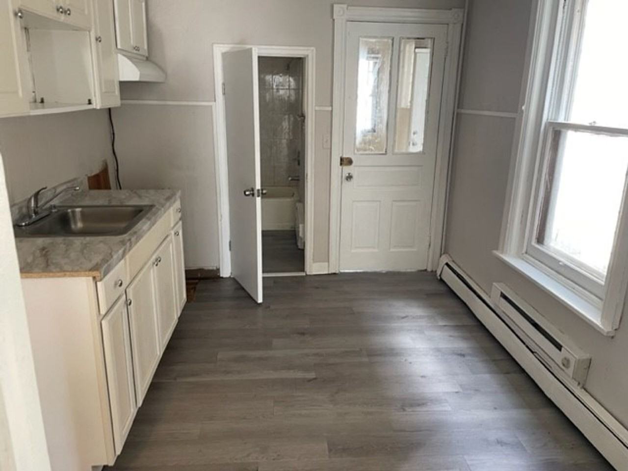 1131 W Union St - Photo 3 of 17