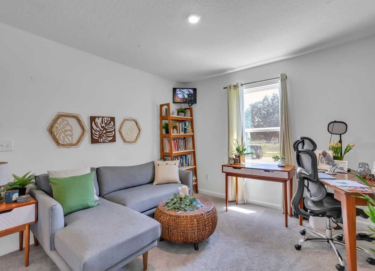 1644 Addies Way - Photo 6 of 34