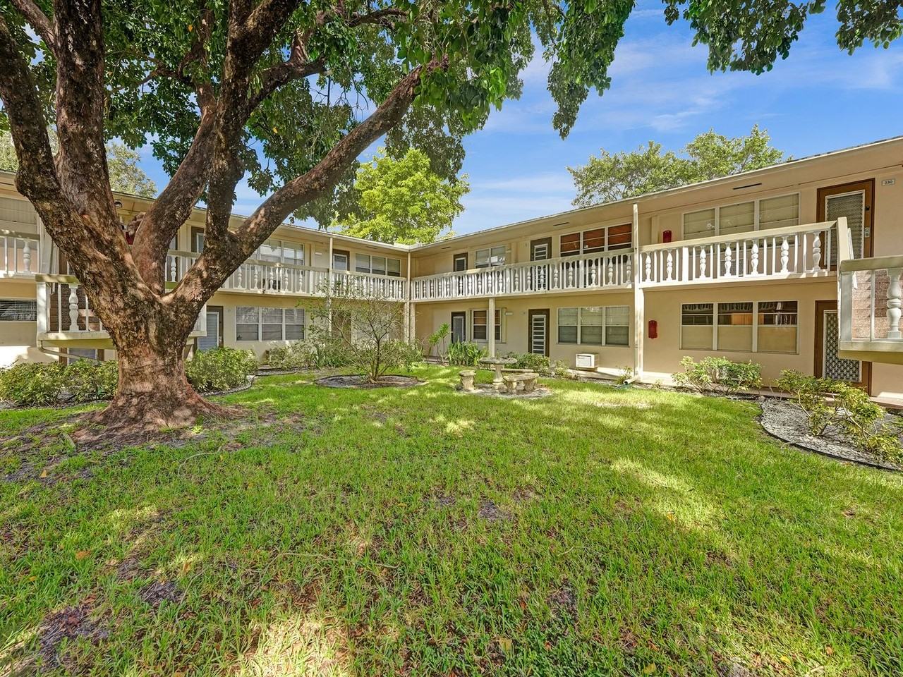 232 Farnham J - Photo 5 of 38
