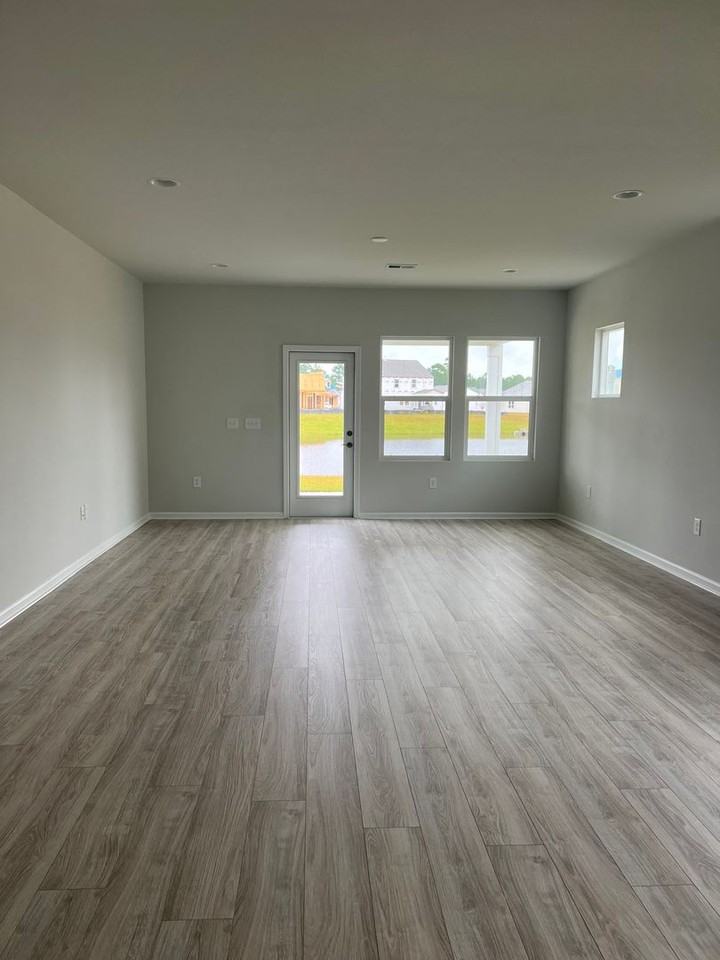 3126 Hannon Dr - Photo 3 of 15